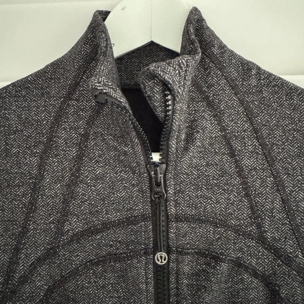 Lululemon Define jacket - Picture 3 of 7